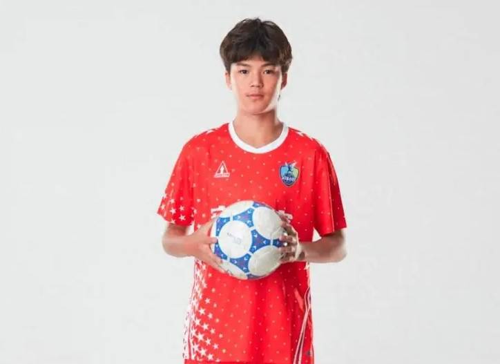 15岁小将加盟西甲劲旅梯队，国少射手旅欧进16球，董路青训出成果